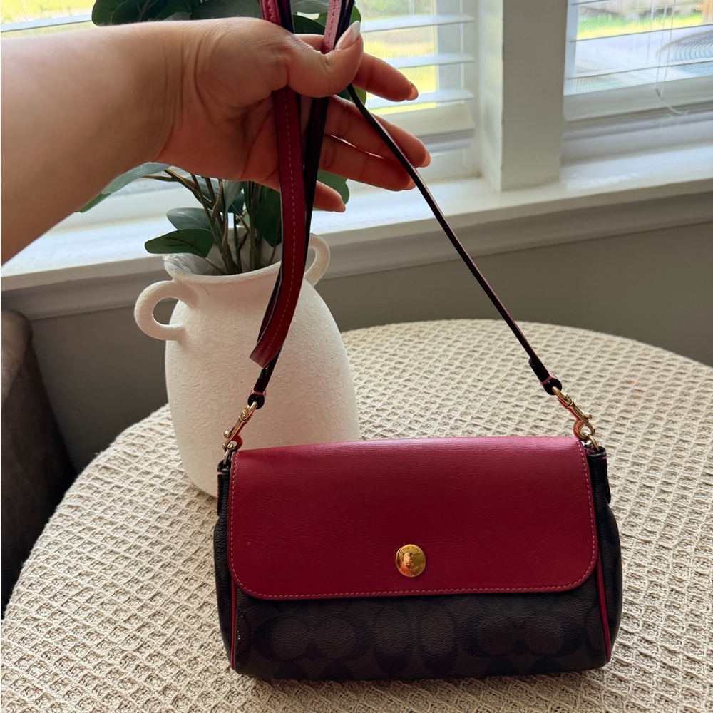 Coach Signature Canvas Crossbody with Red Flap and Brown Body - Picture 2 of 11